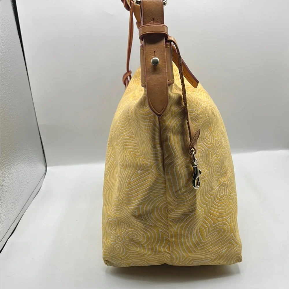Dooney & Bourke Fabric Duck Hobo Butter Yellow White Shoulder Bag Pebbled Finish - Picture 4 of 13